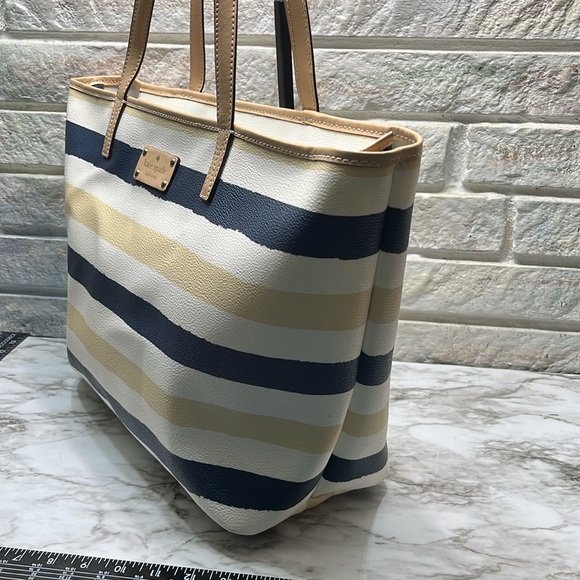 Kate Spade Bondi Road Striped Harmony Tote, Tan Cream & navy striped, Large VGUC - Picture 5 of 15